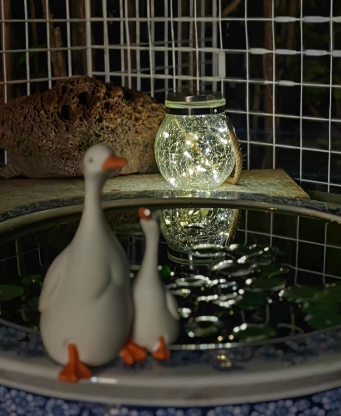 Menemui malam puisi! Suasana cahaya kecil menerangi sudut romantis mikro