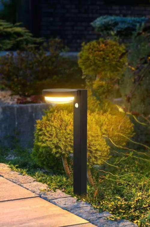 Lampu Suria Kalis Air Untuk Halaman